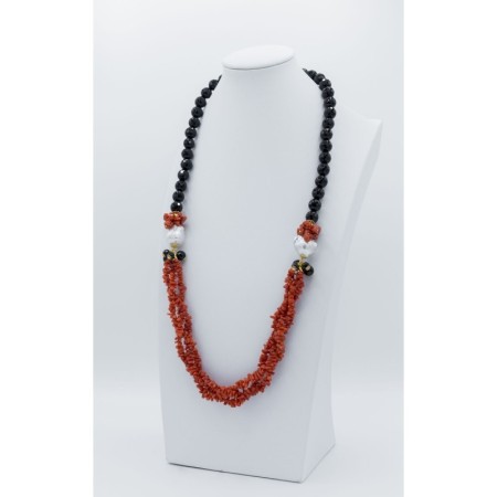 Collana coralo rosso onice nera e perle scaramazze  C 61 Cl